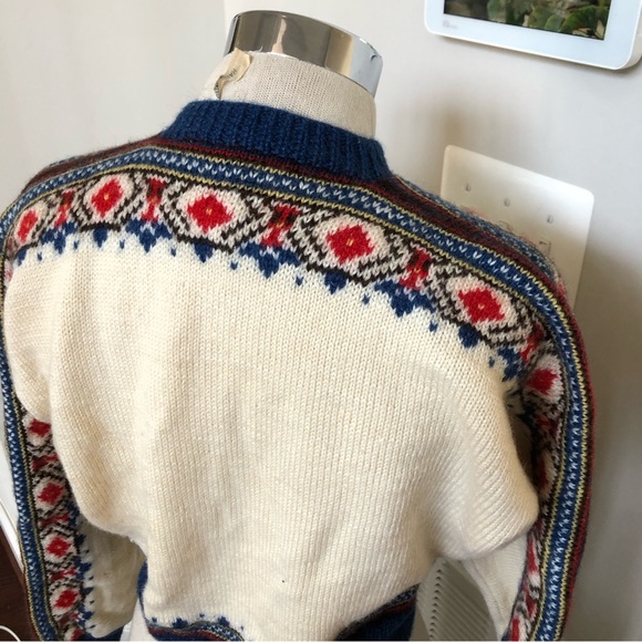 Vintage Handknit Norwegian Woolen Cardigan - Picture 5 of 15